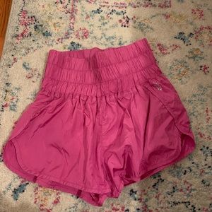FREE PEOPLE pink way home shorts (small)